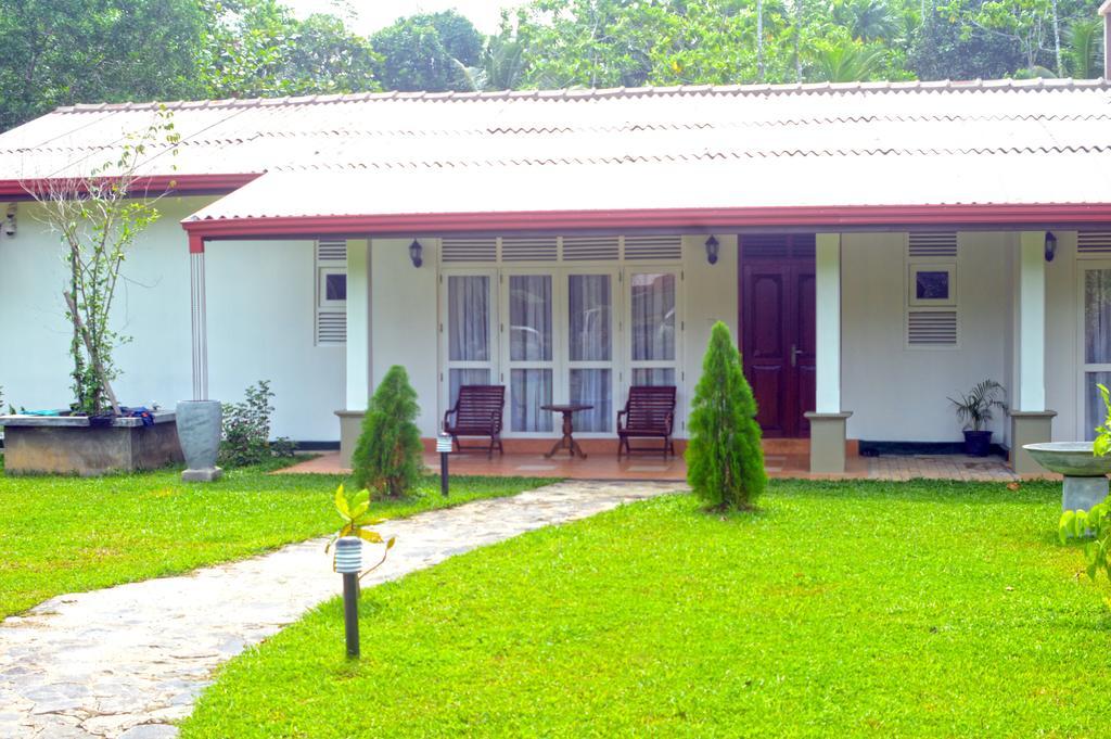 Lumbini Lagoon Koggala Habitación foto